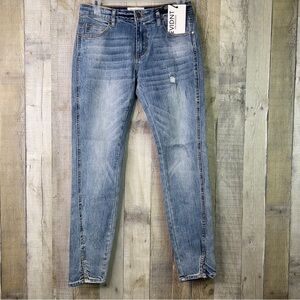 EVIDNT Los Angeles Size 26 Tate Skinny Distressed Blue Jeans 3” Slit Pan…